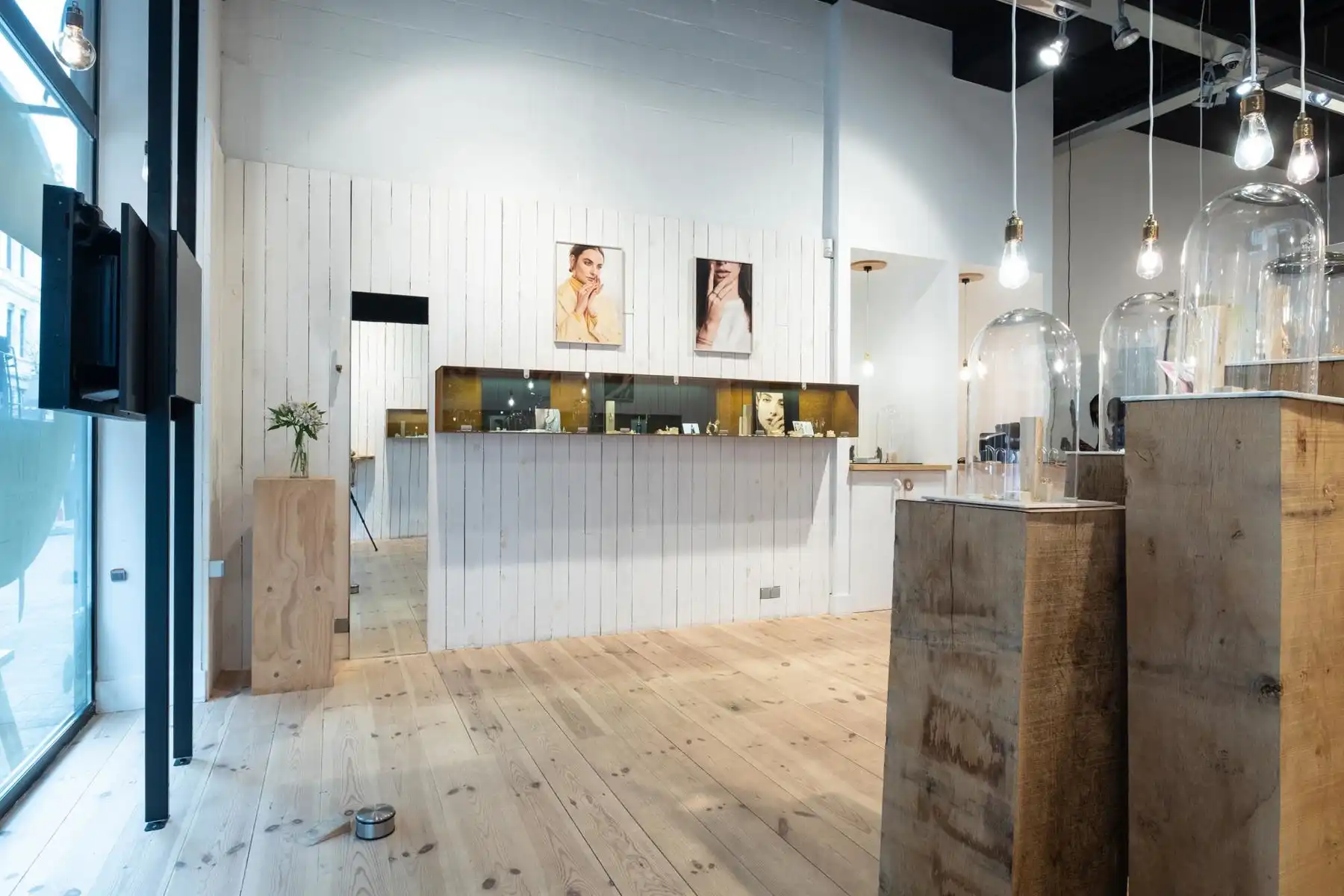 Instapklare winkelruimte te huur in de Drukkerijstraat foto 4