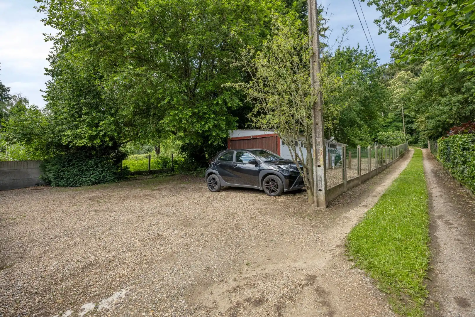 Ruime te renoveren woning met 3 slaapkamers in Lubbeek met doorgang langs het perceel van de buren. EPC: 736 KWH/m² foto 37