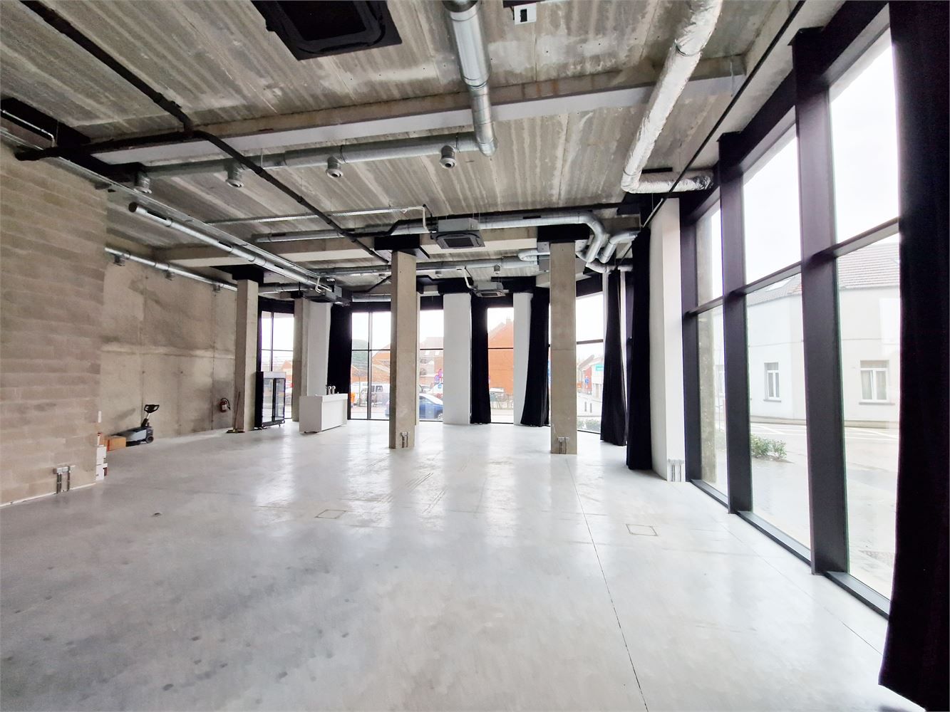 COMMERCIËLE NIEUWBOUWRUIMTES TE HUUR foto 3