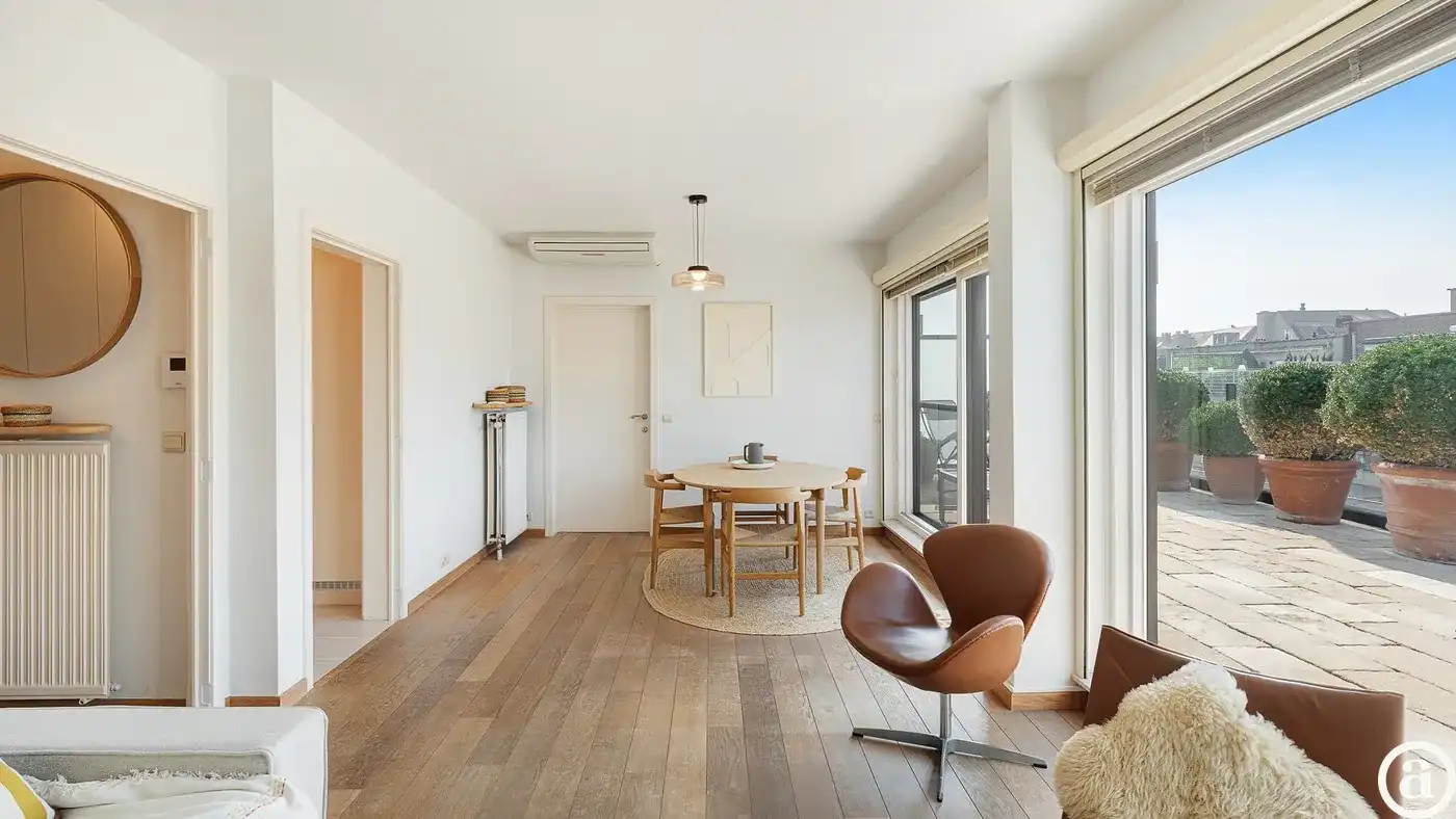 Penthouse appartement met grote zonneterrassen nabij strand. foto 9