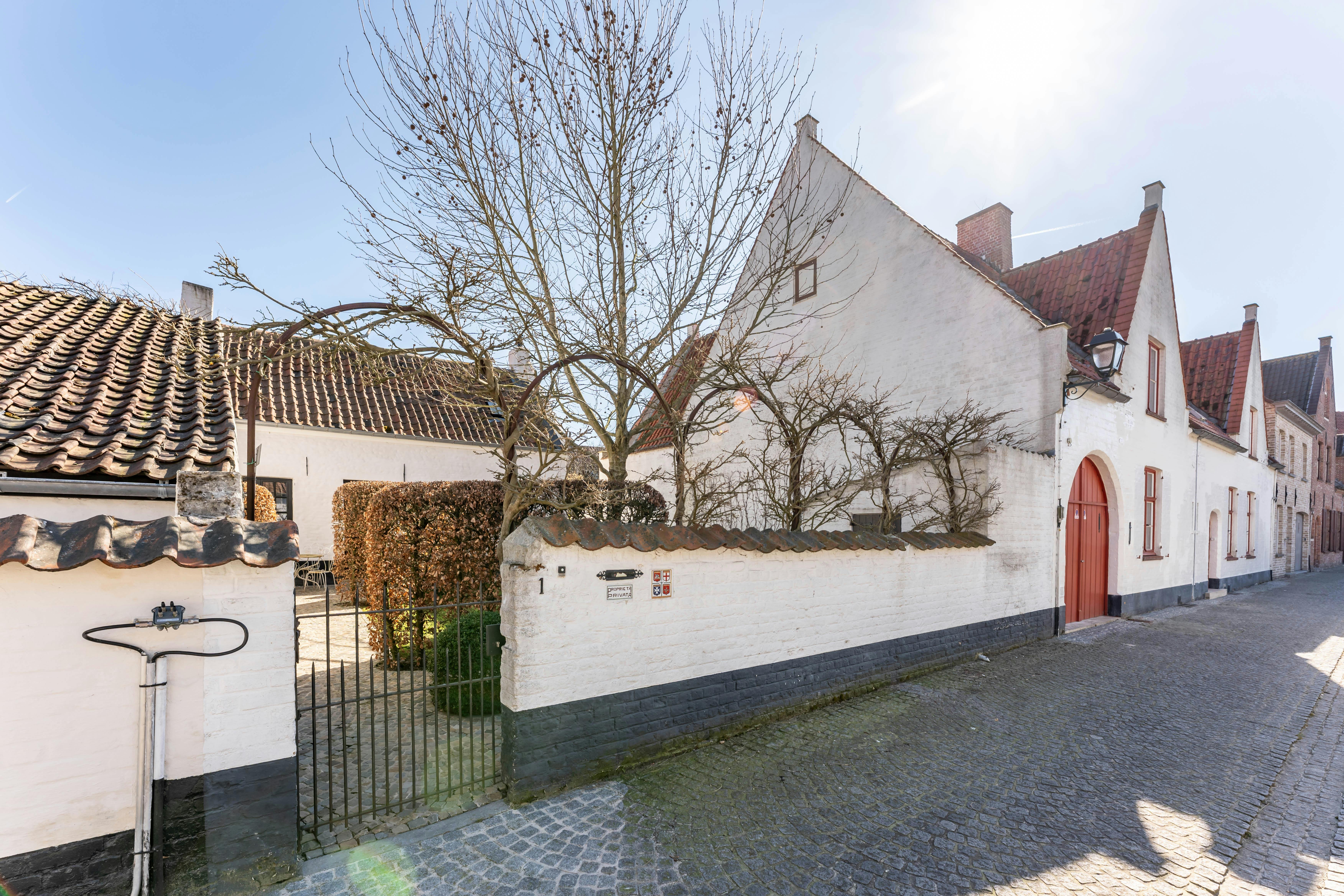 Uitzonderlijk huis in hartje Damme foto 7