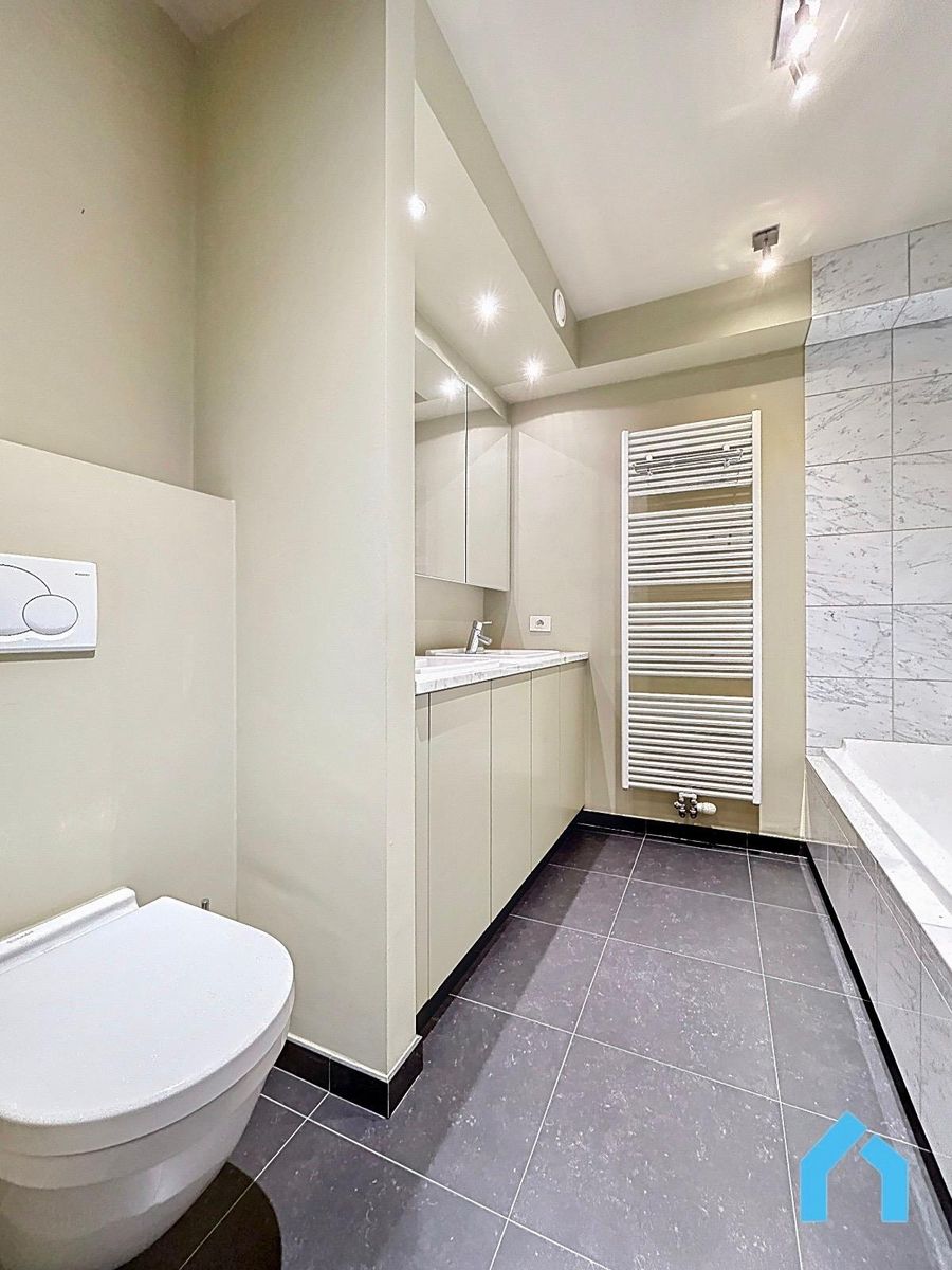 Instapklaar, zuidgericht appartement met 3 slaapkamers te huur! foto 10