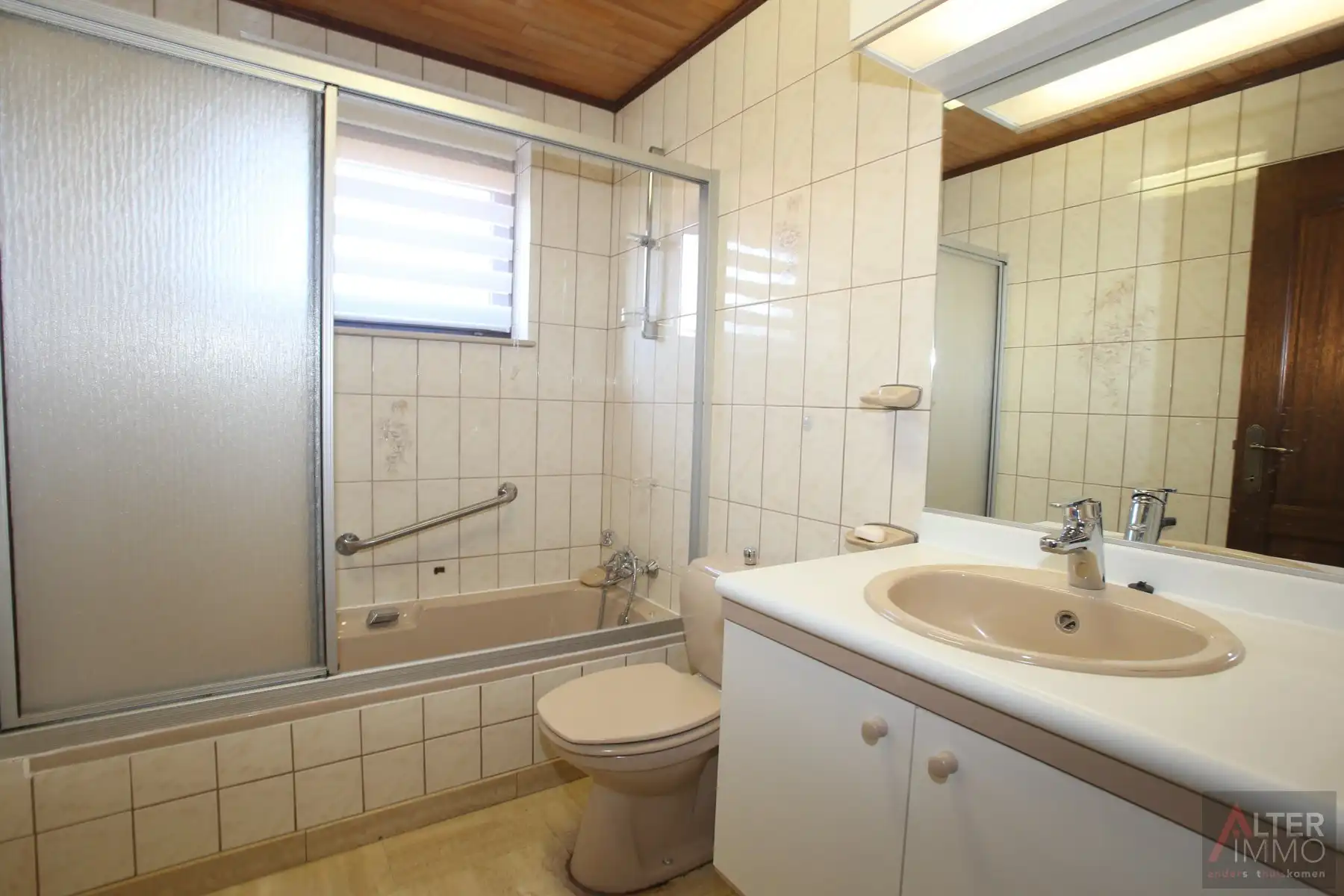 Opportuniteit! Gelijkvloerse woning met 3 slaapkamers op een groot en breed perceel (30 m) van 25a 65ca - EPC makkelijk te verbeteren! foto 20