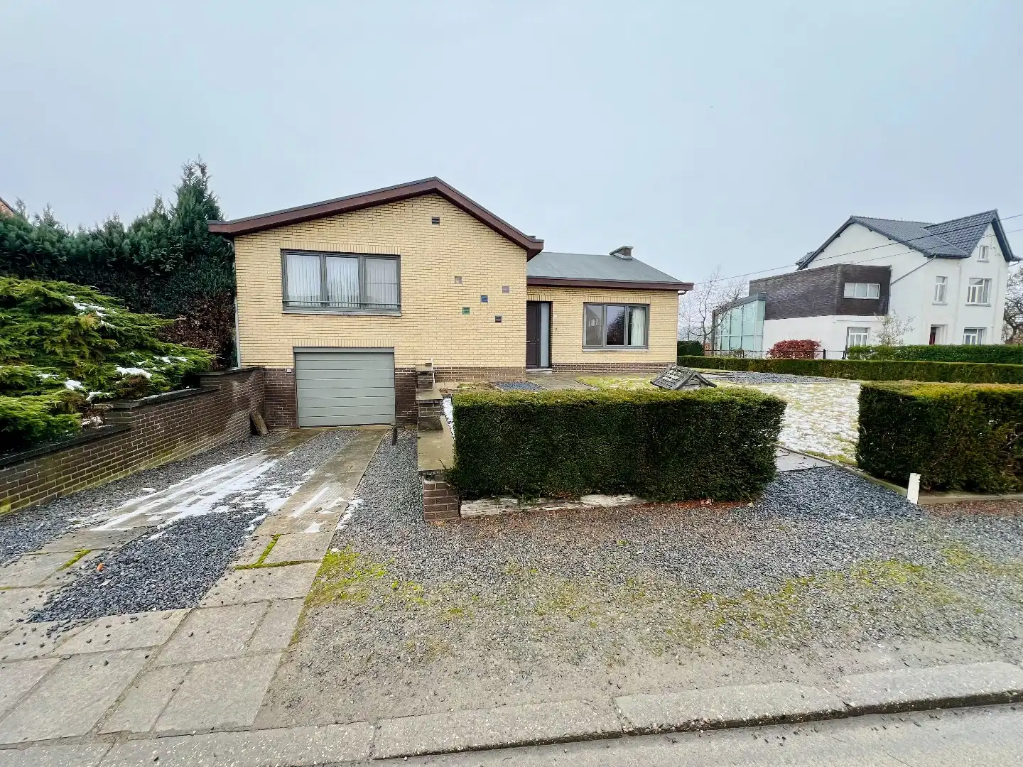 Open bebouwing met 3 slpks, tuin en garage foto 2