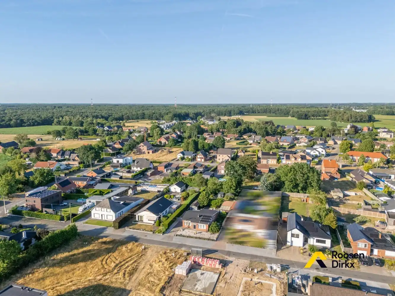 Perfect onderhouden gelijkvloerse woning op een perceel van bijna 12a in het groene hart van Limburg foto 3