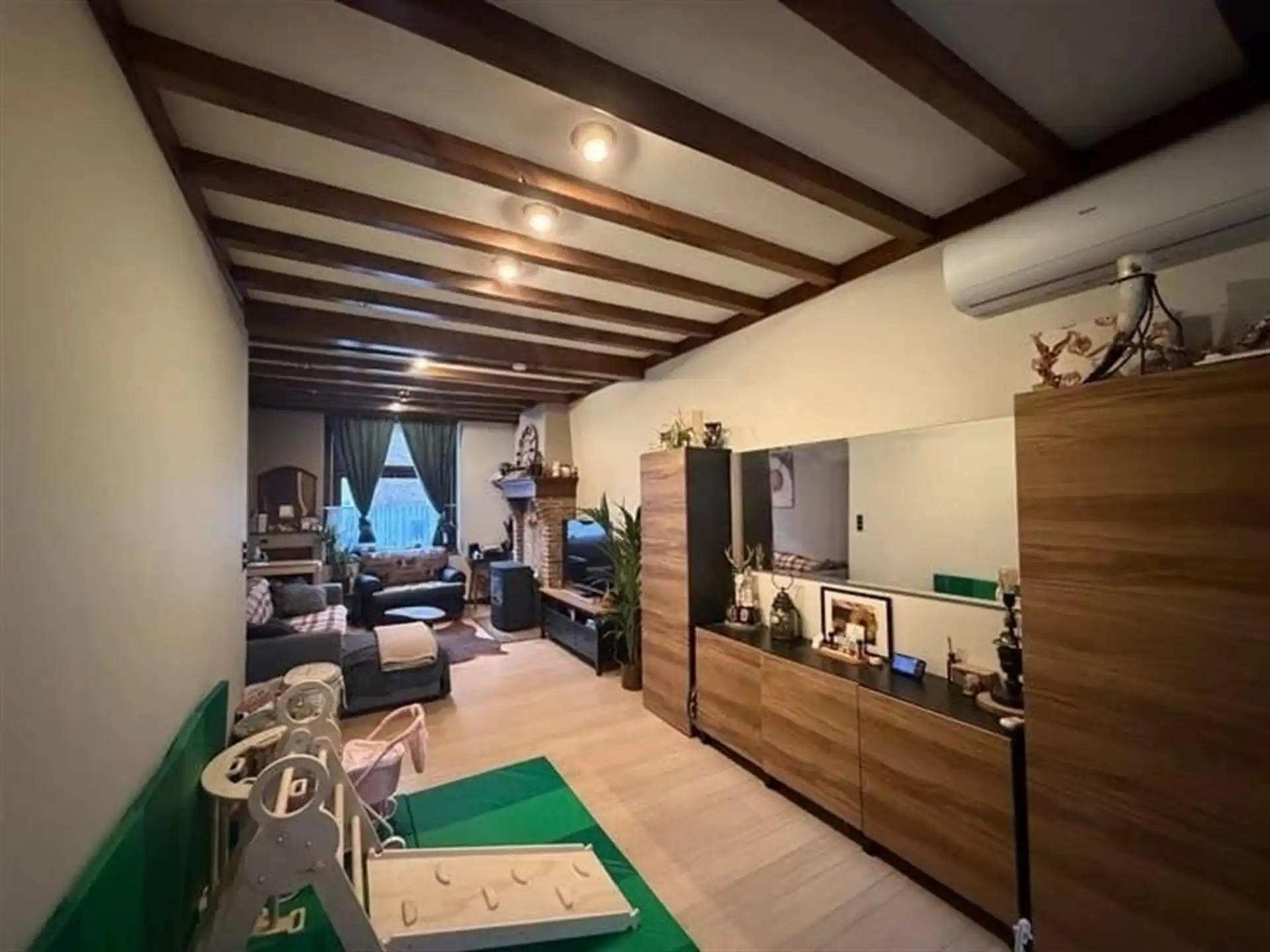 Ruime woning met zonnige tuin! foto 3