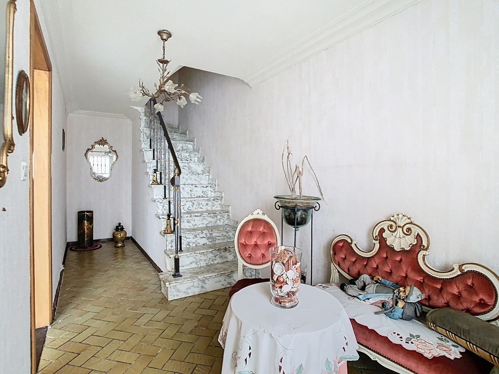 Rustig gelegen, Ruime Woning met 3 SLPK, Tuin én Garage! foto 2