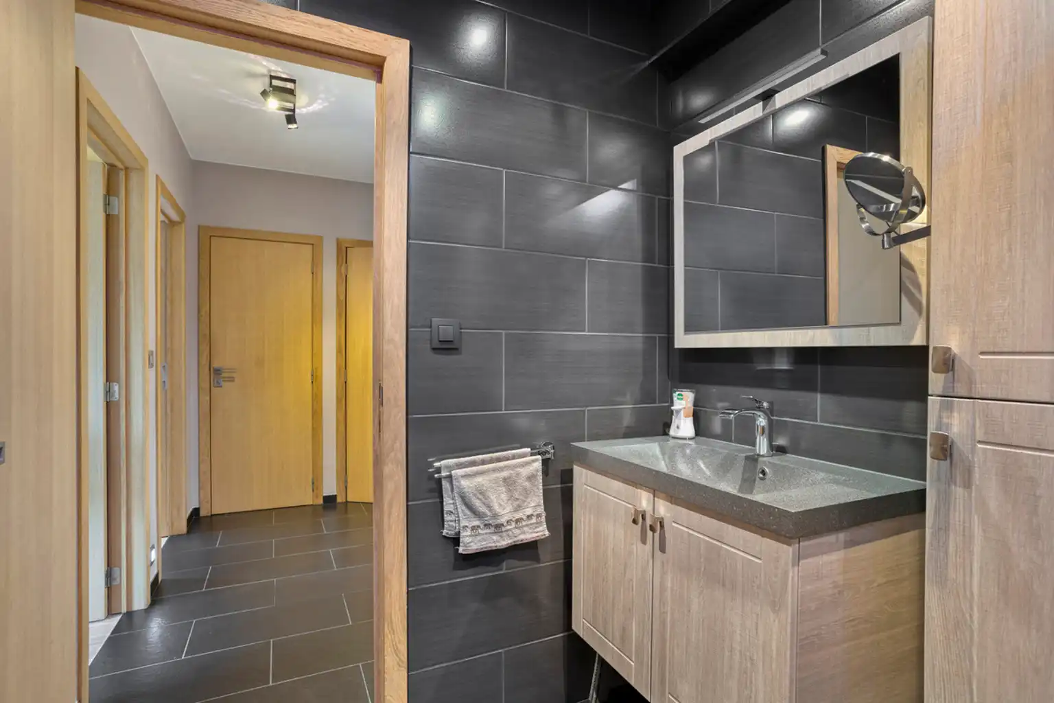Perfect instapklaar 2-slaapkamerappartement met garage  foto 17