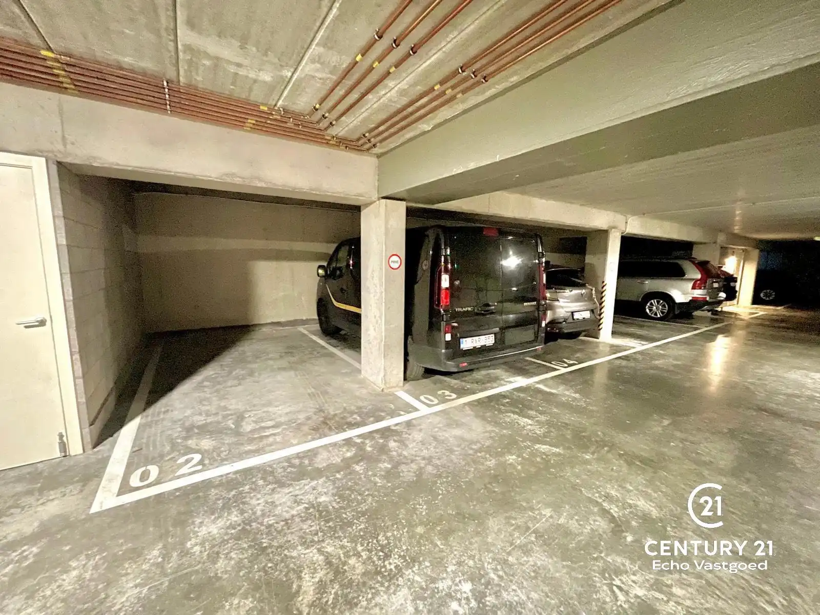 Recent, luxe appartement met 2 slpks, terras en autoplaats foto 18