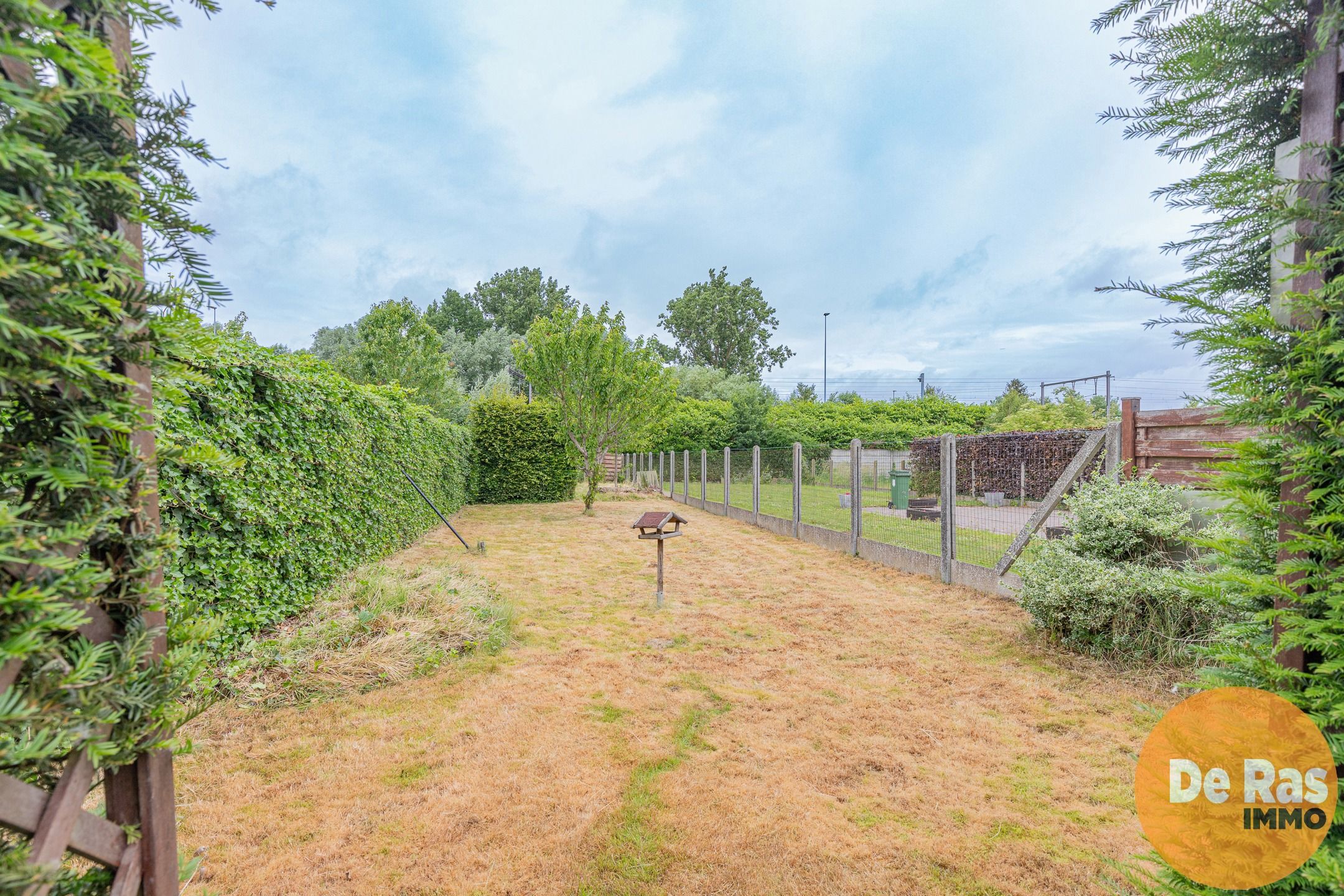 HAALTERT – Gezinswoning met tuin en garage foto 2