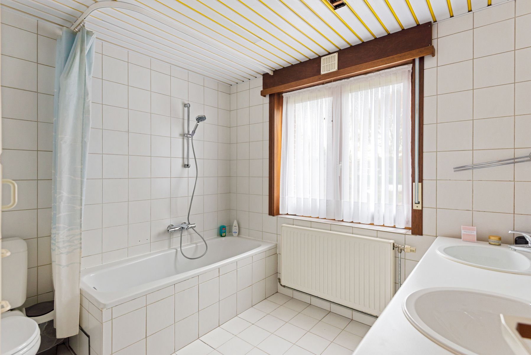 Kom de ruimte ontdekken in en achter deze halfopen bebouwing foto 24