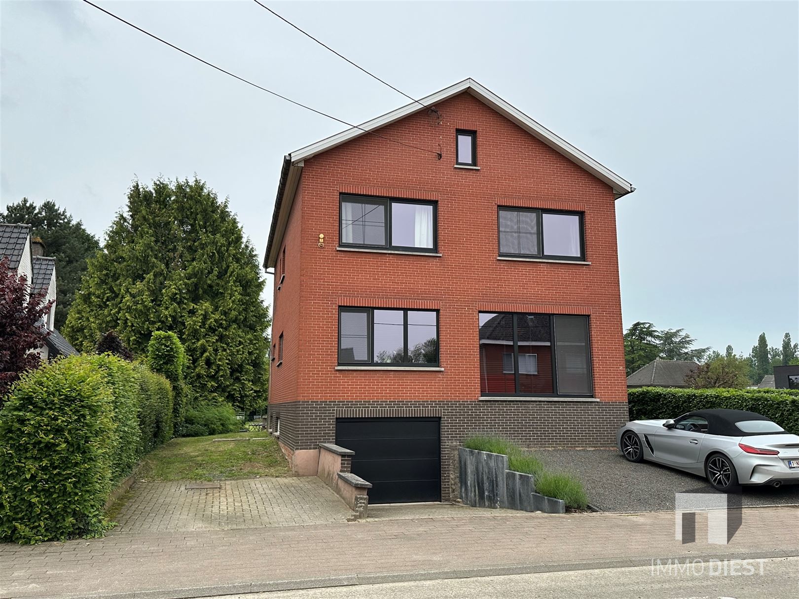 Toffe woning met 5 slpks, garage en grote tuin (13a74ca) foto 1