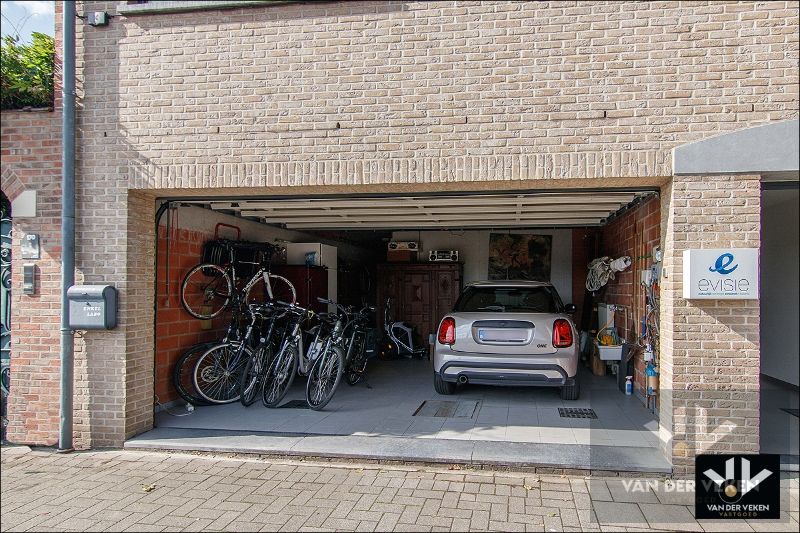 Ruime woning met stadstuin aan Hasseltse stadsrand foto 29