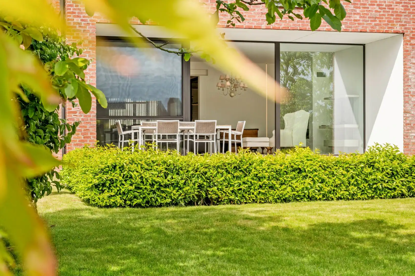 Karaktervolle villa met 3 slaapkamers, zwembad, garage en carport in Moorslede foto 8
