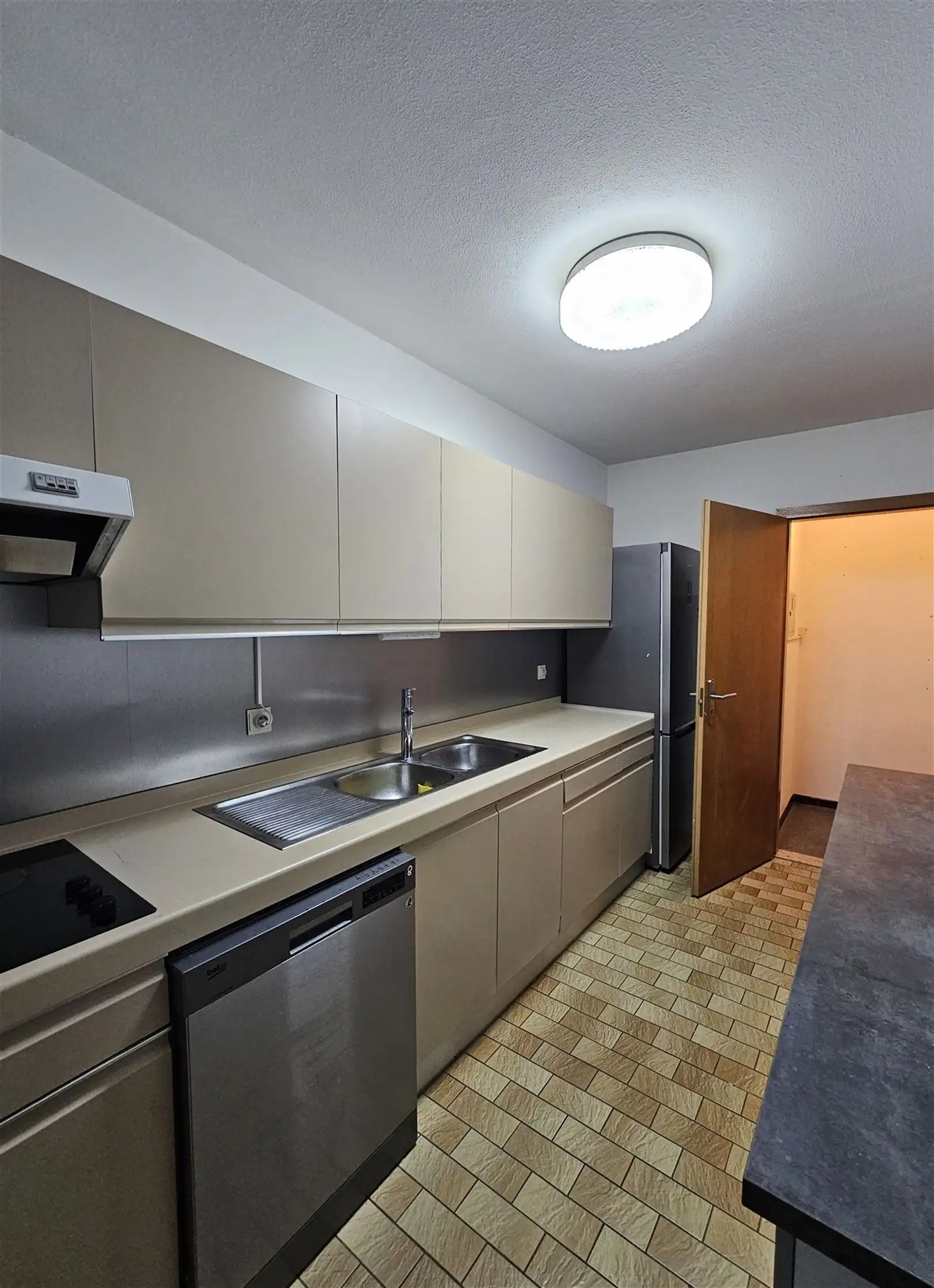 Appartement met 2 slpks en staanplaats. foto 3