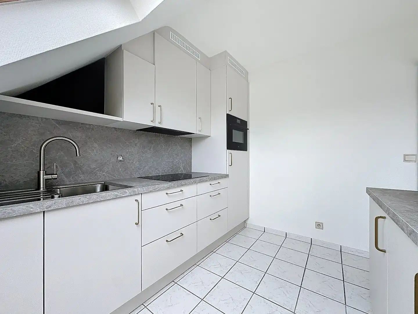 Ruim en lichtrijk appartement in het centrum van Wilsele! foto 5