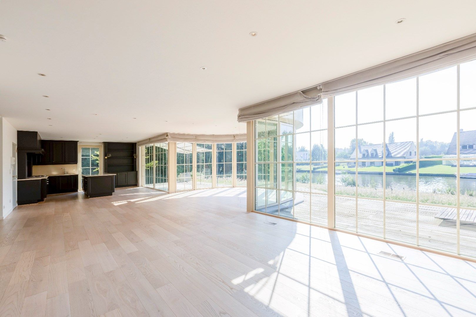 Riante villa aan de Leie  met extra bouwgrond op een  perceel van  2640m²  foto 13