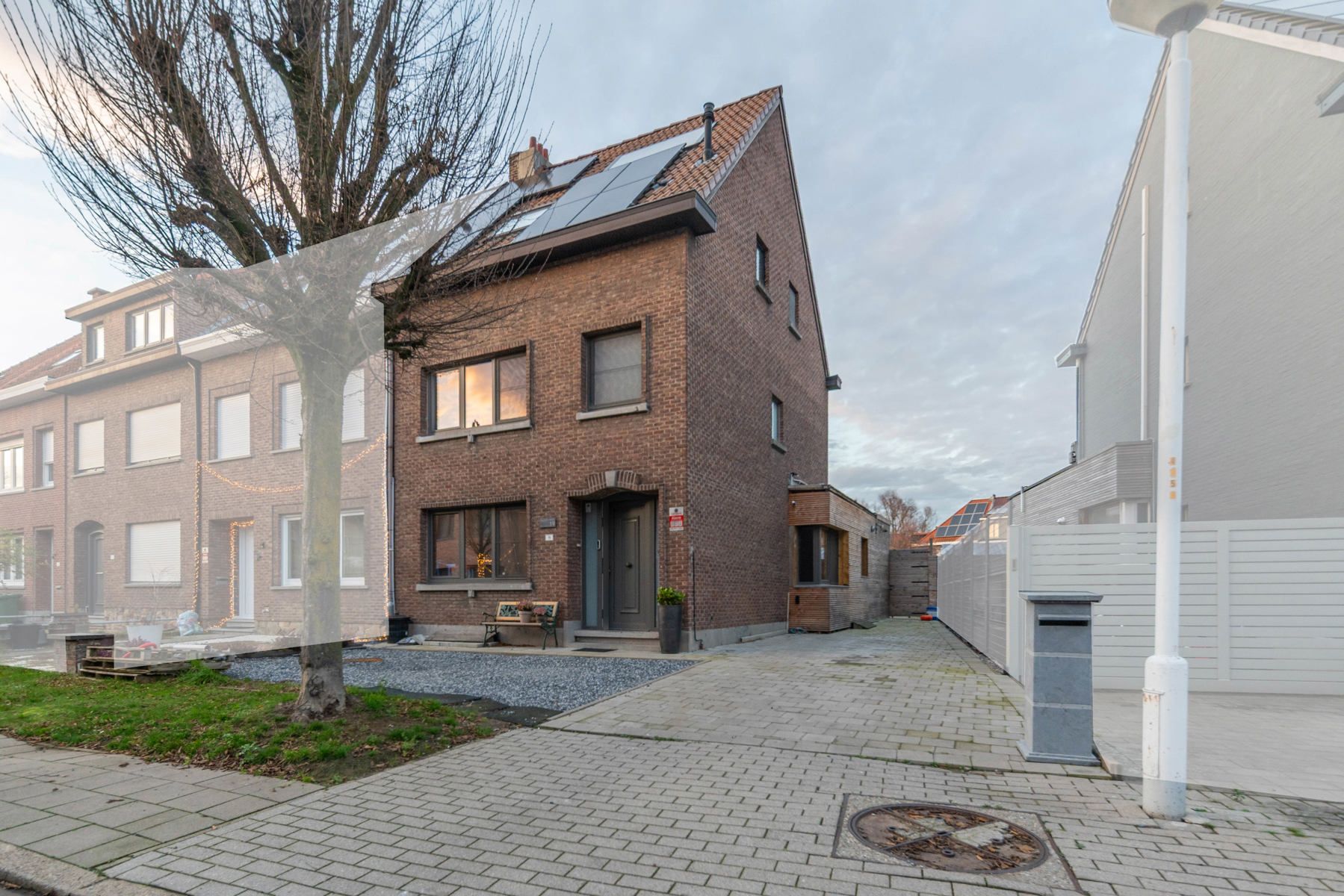 Instapklare hedendaagse woning nabij de Rupel. foto {{pictureIndex}}