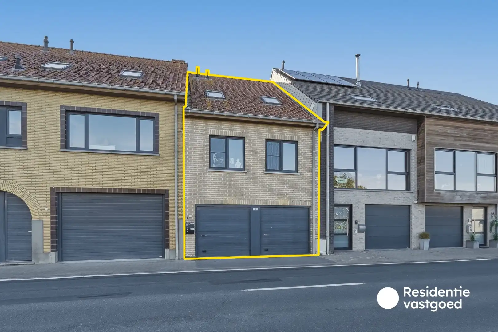 Instapklare woning met dubbele garage, 3 kamers en zongerichte buitenruimtes foto 24