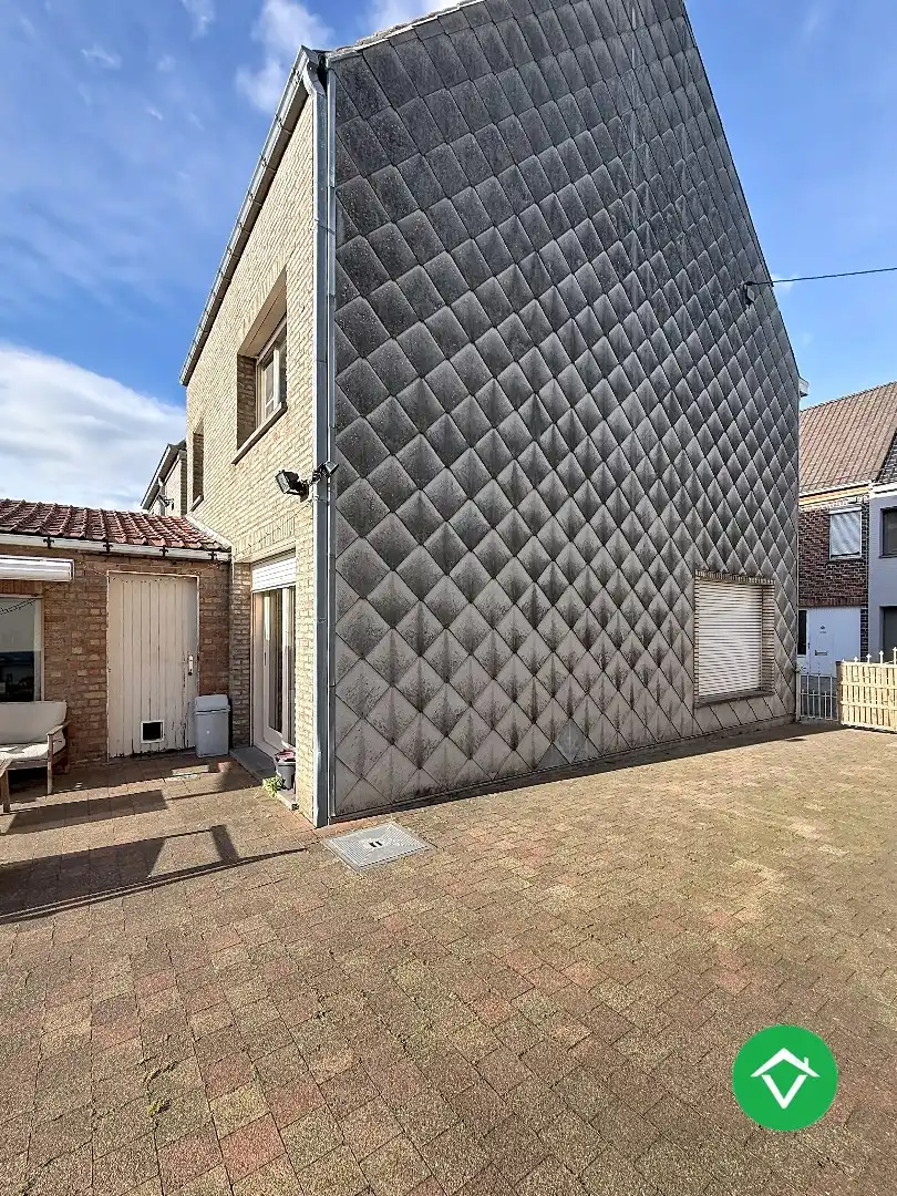 Woning met 3 slaapkamers en 2 garages te Eernegem foto 25