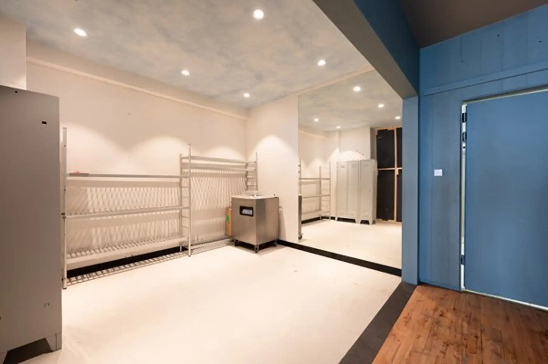 Horeca pand gelegen op een top locatie, op de hoek van de Zeedijk-Knokke en het Lichttorenplein! foto 6