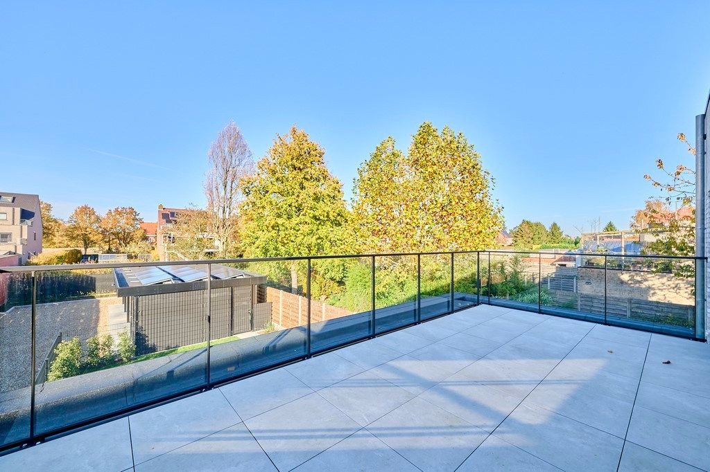 Ezaart 35 2400 Mol 1ste verdiep te huur van 100 m² met terras en met Carport en buitenberging foto 7