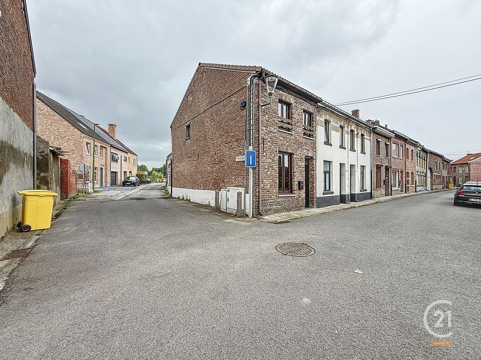 2 slks - instapklaar met terras/koer foto 2