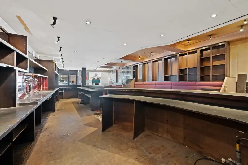 Centrum Roeselare- Veelzijdige eigendom met een totale oppervlakte van 470m² (vrij van Handelshuur) foto 15