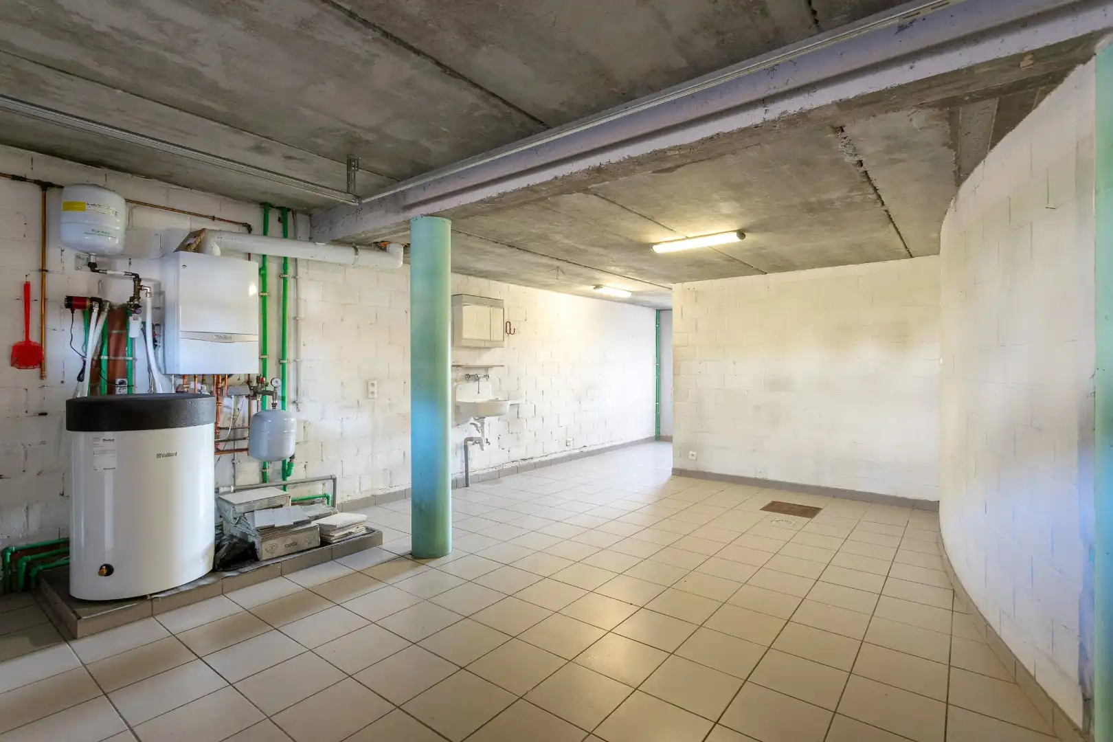 Karaktervolle architectenwoning (EPC B) met 3 slpks, garage en tuin te Lot foto 21
