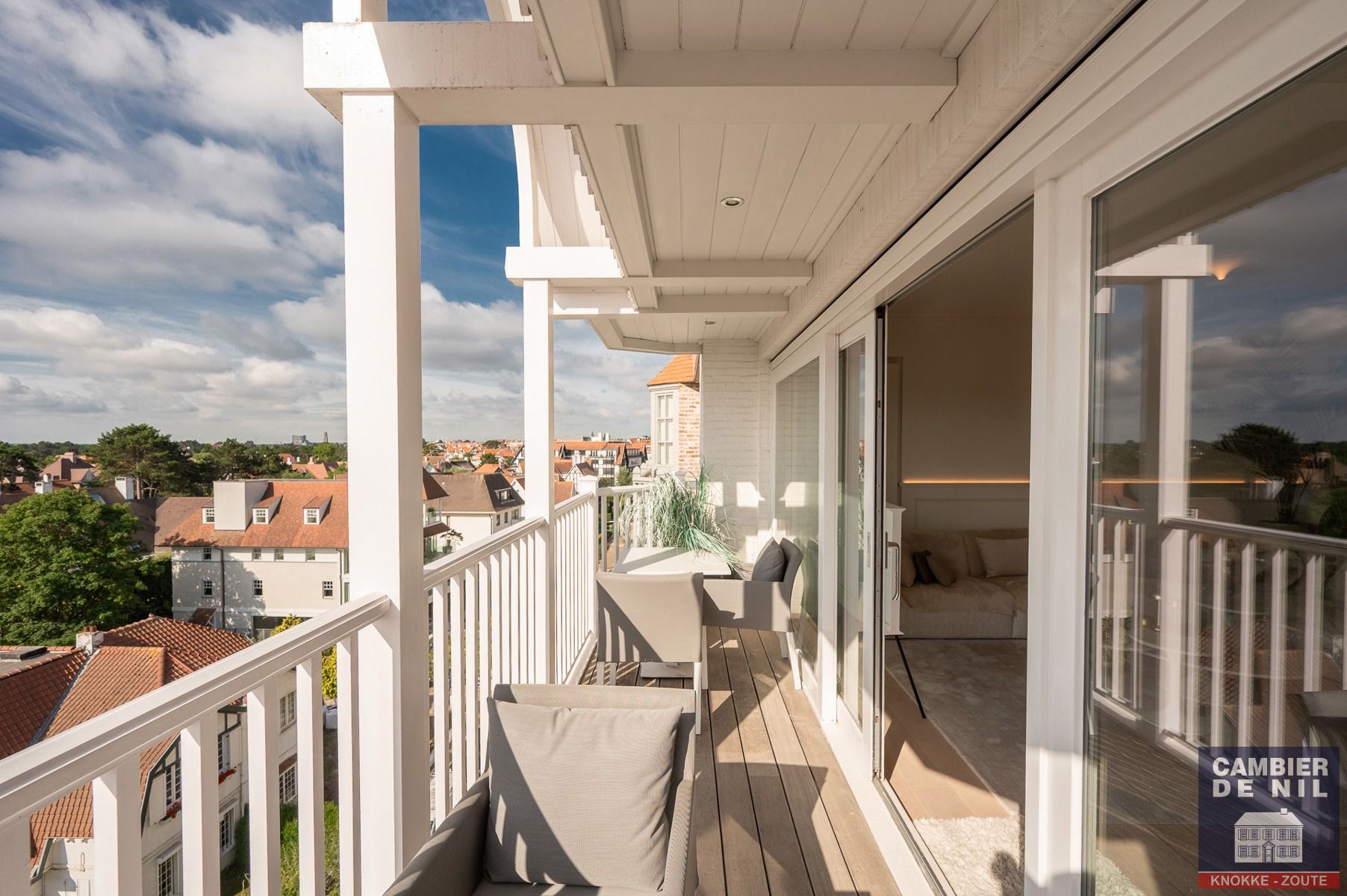 Prachtig gemeubeld appartement in standingvolle residentie met open zicht foto 4