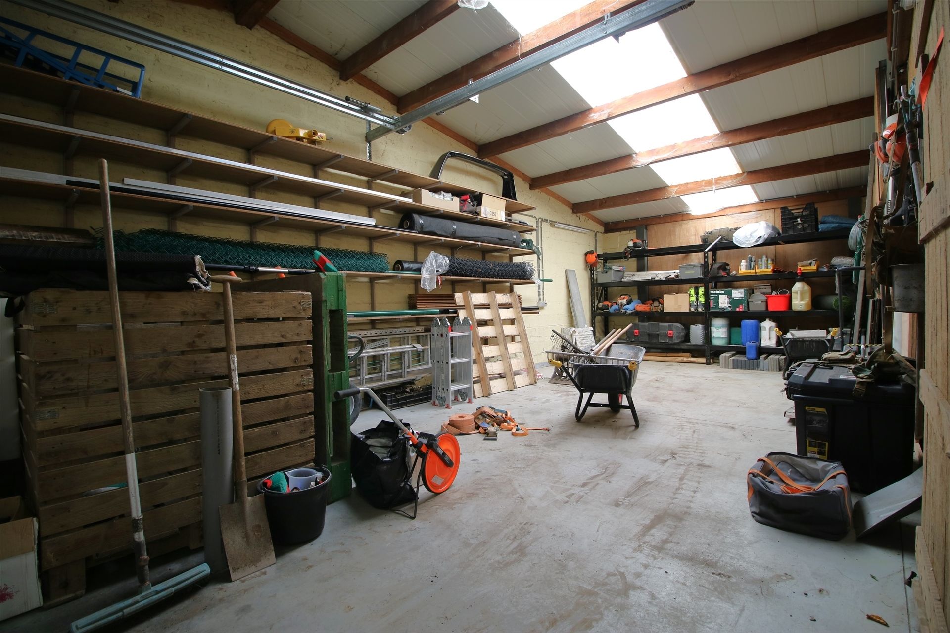 Opslag- / handelsruimte foto 13