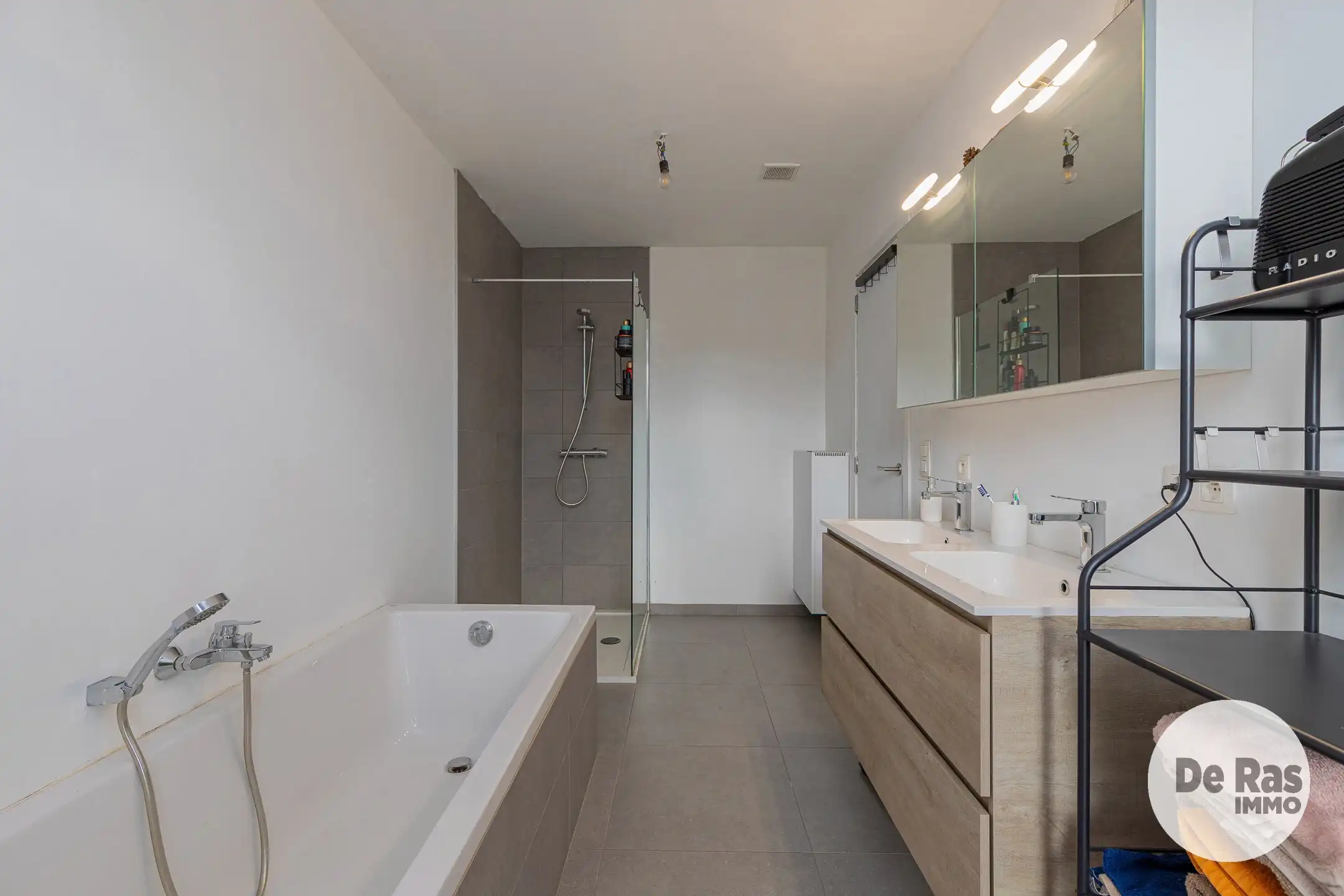 GENT - Recente woning met 3 slpks, berging en staanplaats foto 13