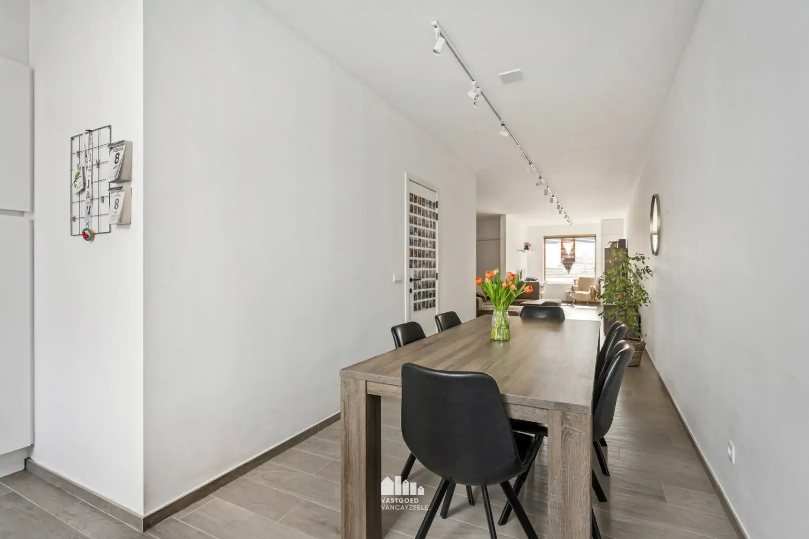 Volledig gerenoveerde woning met 5 slaapkamers, zonnige tuin en garage foto 8