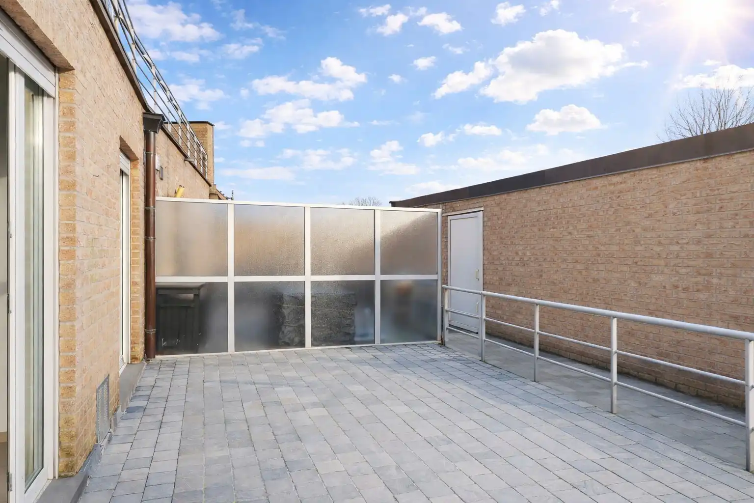 Gelijkvloers appartement met groot zonneterras foto 2