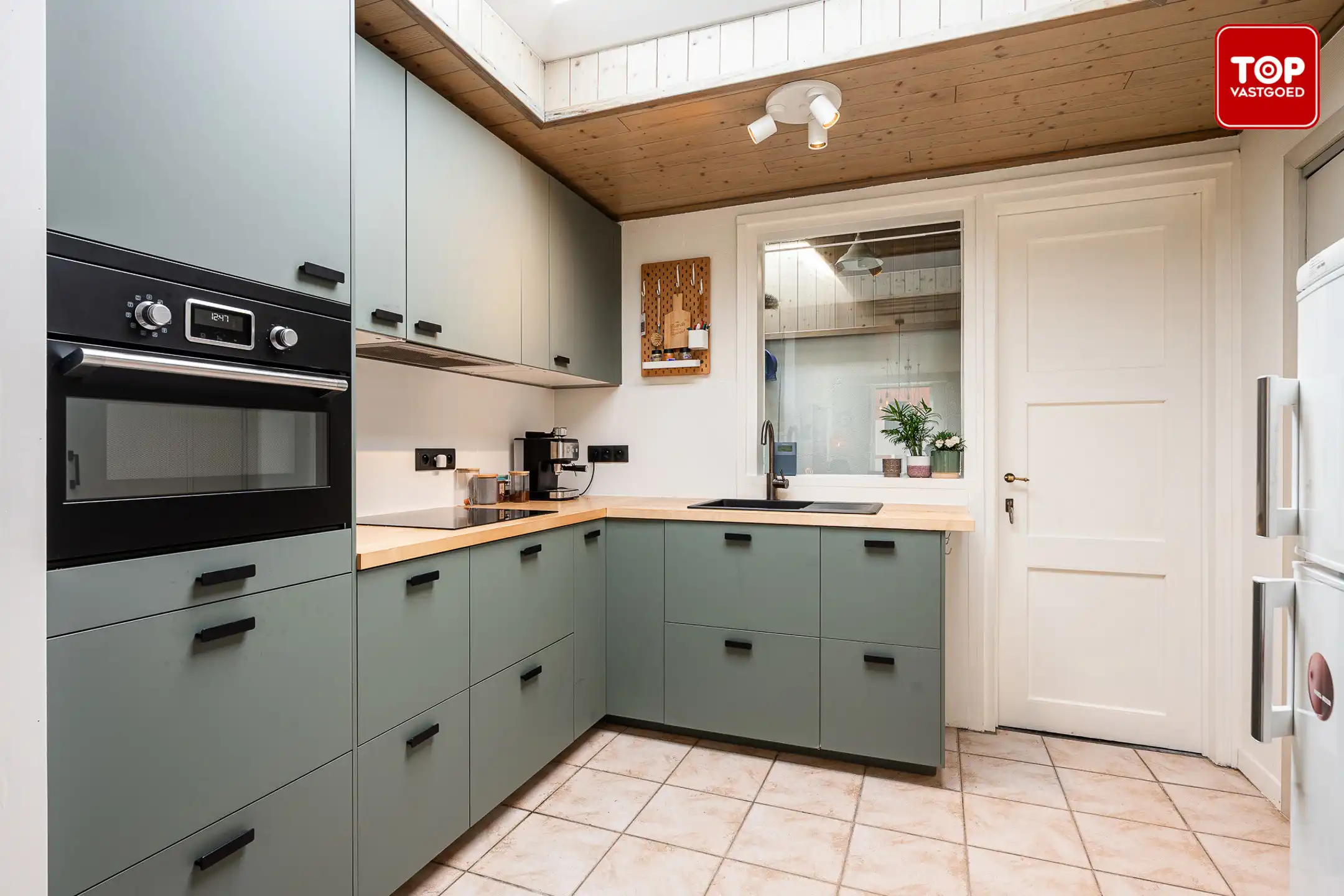 Instapklare woning in een rustige straat nabij Gent centrum. foto 9