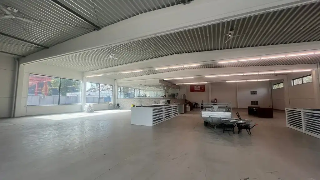 Showroom met kantoor en stockageruimte te huur in de haven van Gent foto 6