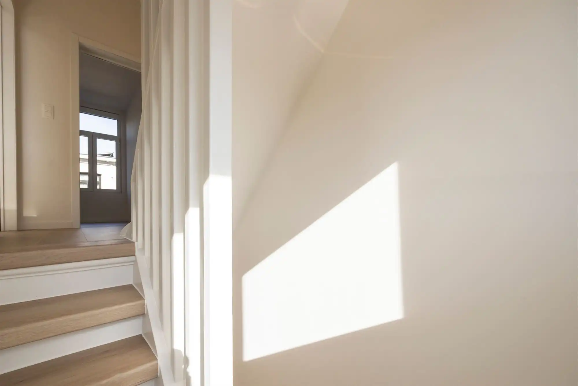 Volledig gerenoveerde woning met tuin in Mechelen foto 13