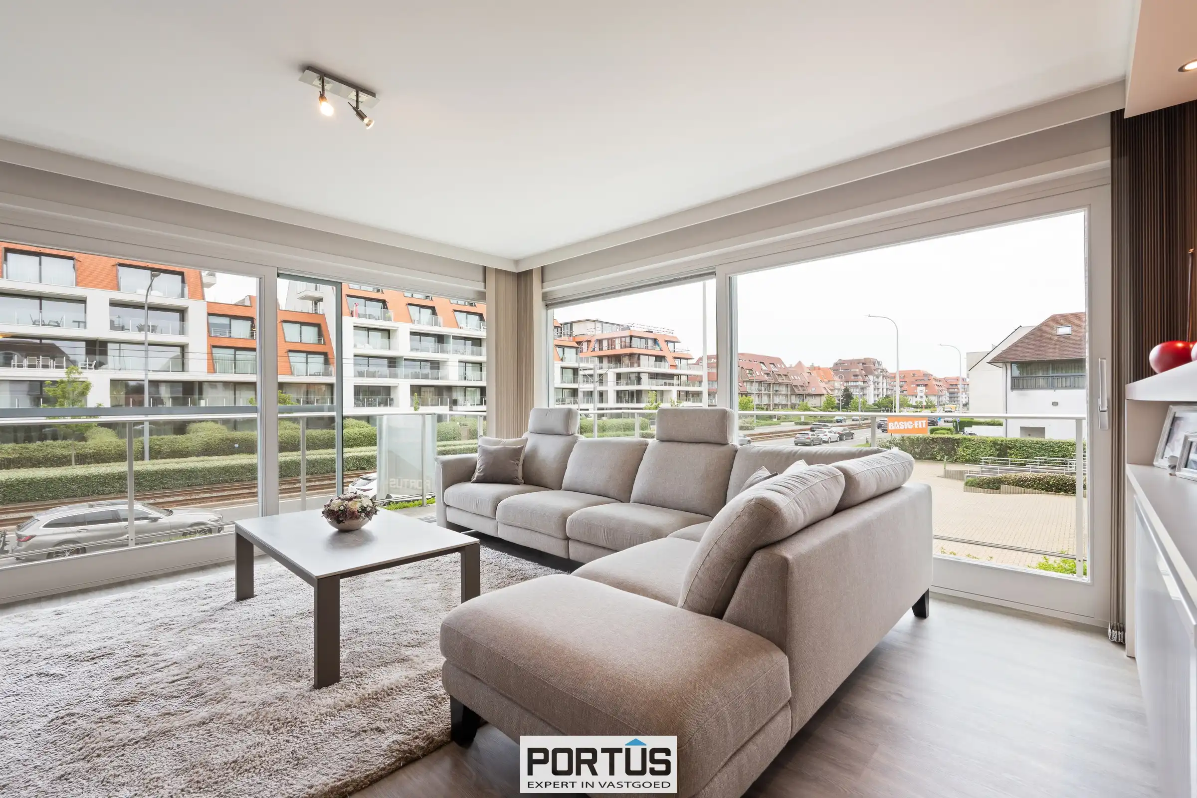 Ruim zonnig hoekappartement te koop te Nieuwpoort foto 6
