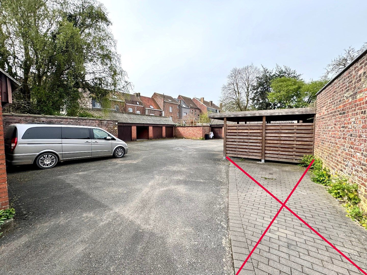 GARAGECOMPLEX IN CENTRUM IEPER (10 GARAGES + 2 CARPORTS) foto 2