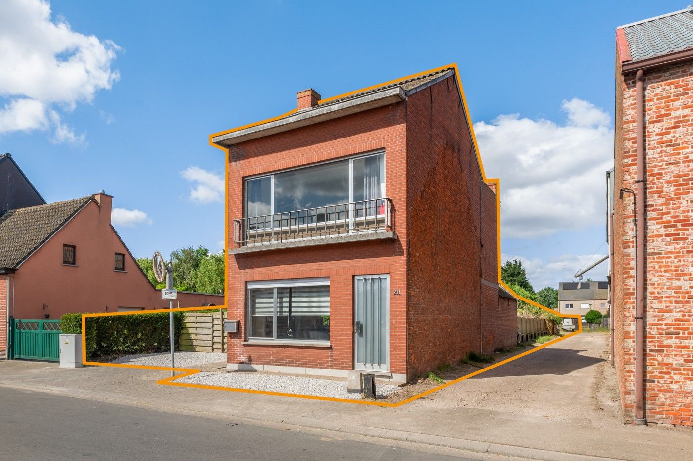 Ruime woning met 3 slpk. op prachtig perceel van 1285 m² foto 35