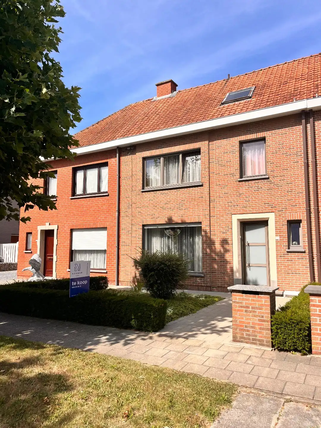 Ruime woning te koop in Arendswijk met 3-4 slaapkamers, ruime tuin, garage en uitweg  foto {{pictureIndex}}