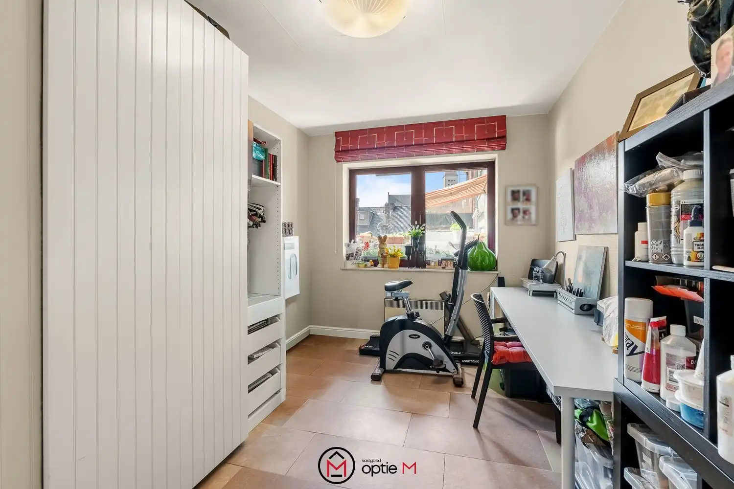 Ruim gerenoveerd appartement van 170 m² met 4 slaapkamers en twee terrassen in hartje Genk foto 27