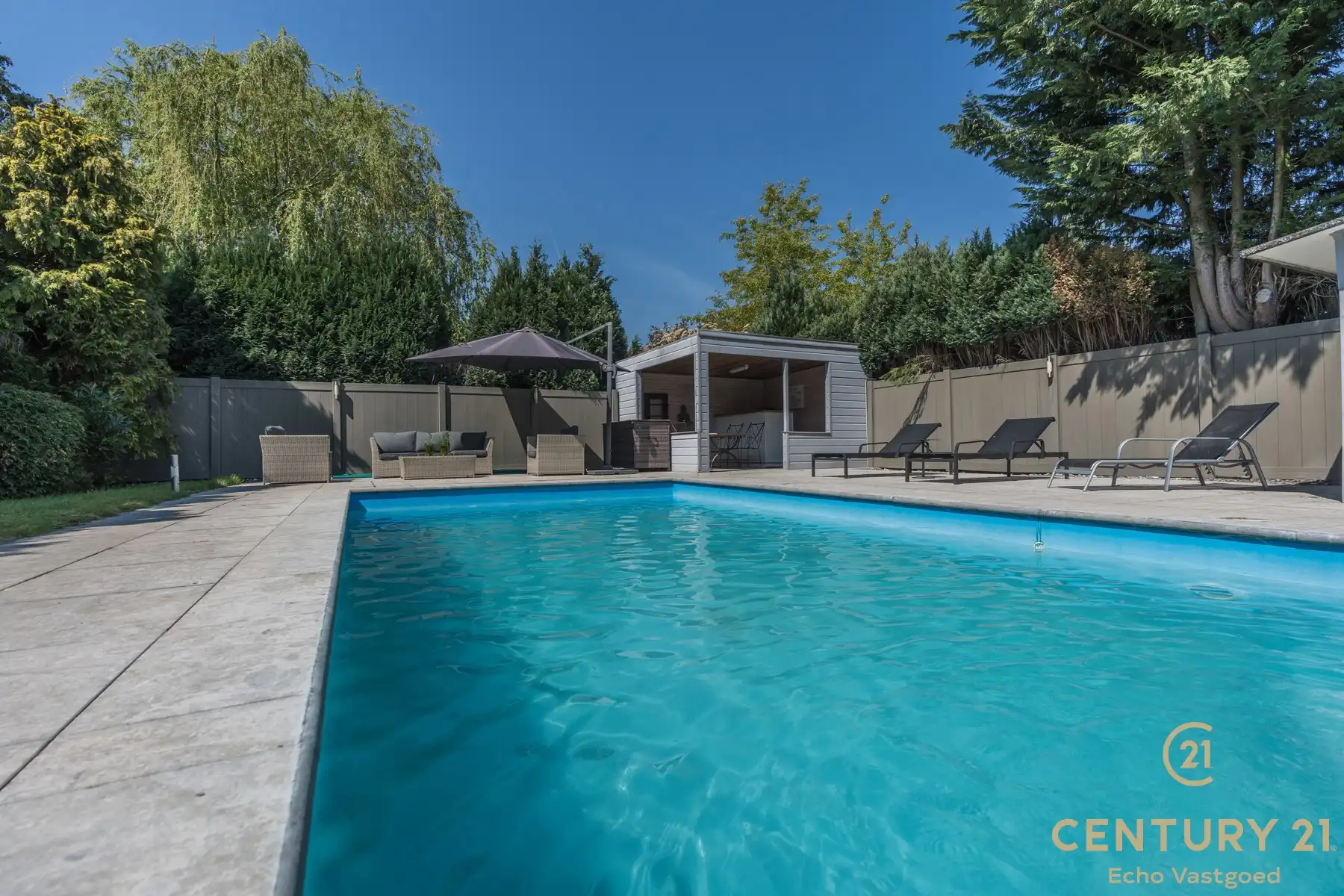 Gerenoveerde vrijstaande villa met verwarmd zwembad foto 28