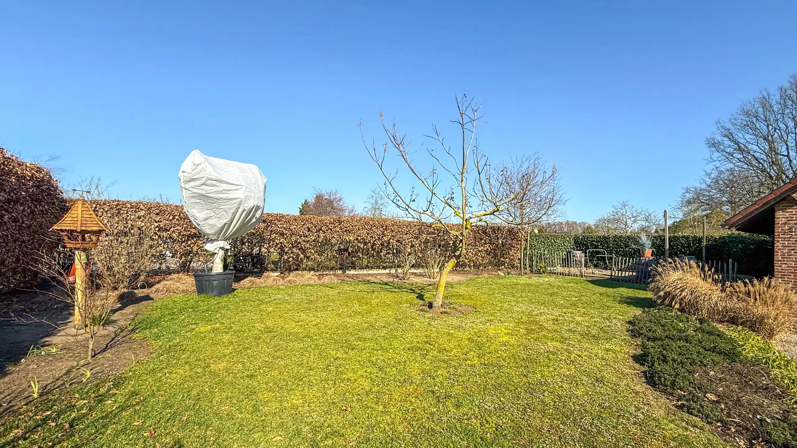 Instapklare gezinswoning met 5slpks, dubbele garage en tuin! foto 44