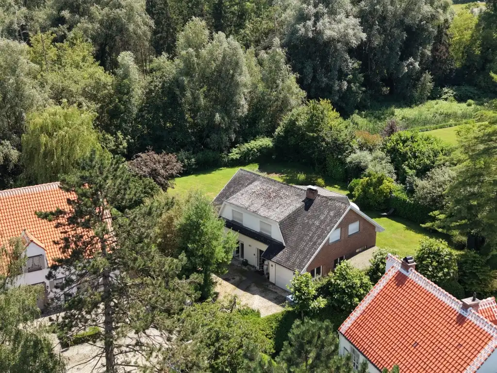 Uniek gelegen woning in doodlopende straat grenzend aan het Parkbos foto 4