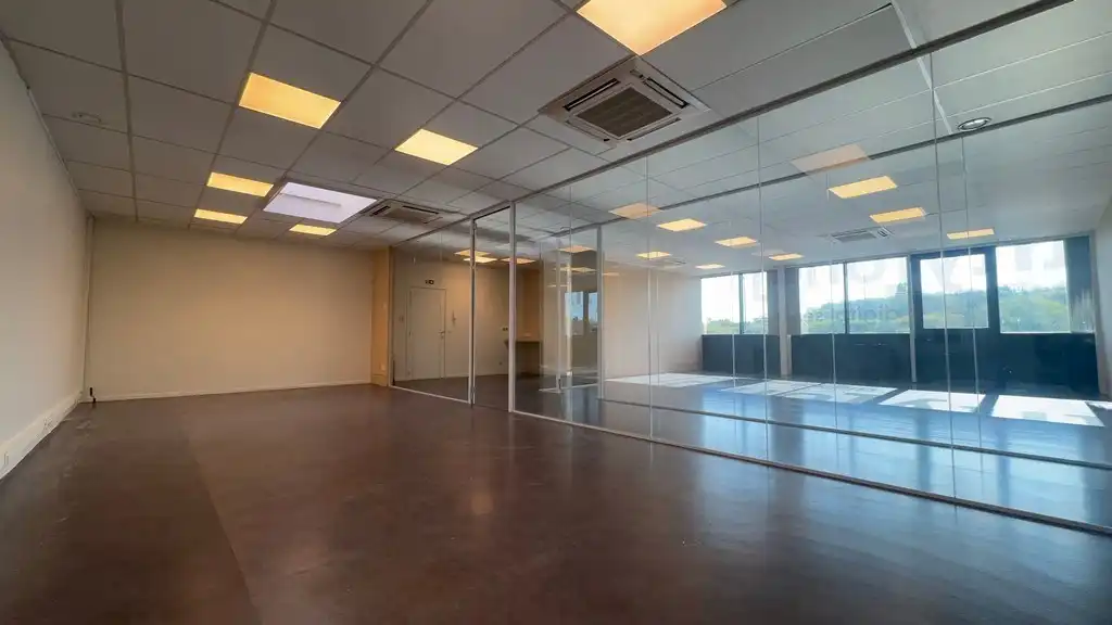 Ingedeelde kantoorruimte te huur met visibiliteit langs E17 in Gent foto 17