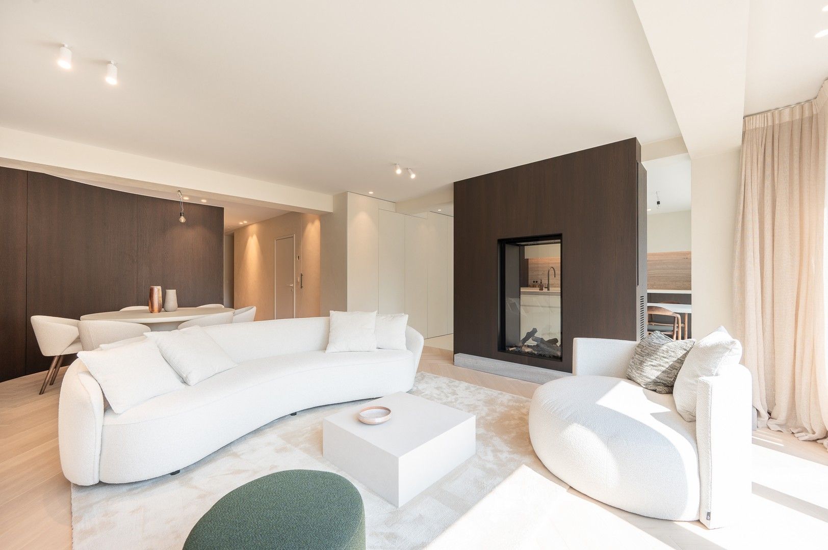 Magnifiek gerenoveerd appartement van 150 m², op enkele passen van het Van Bunnenplein. foto 7