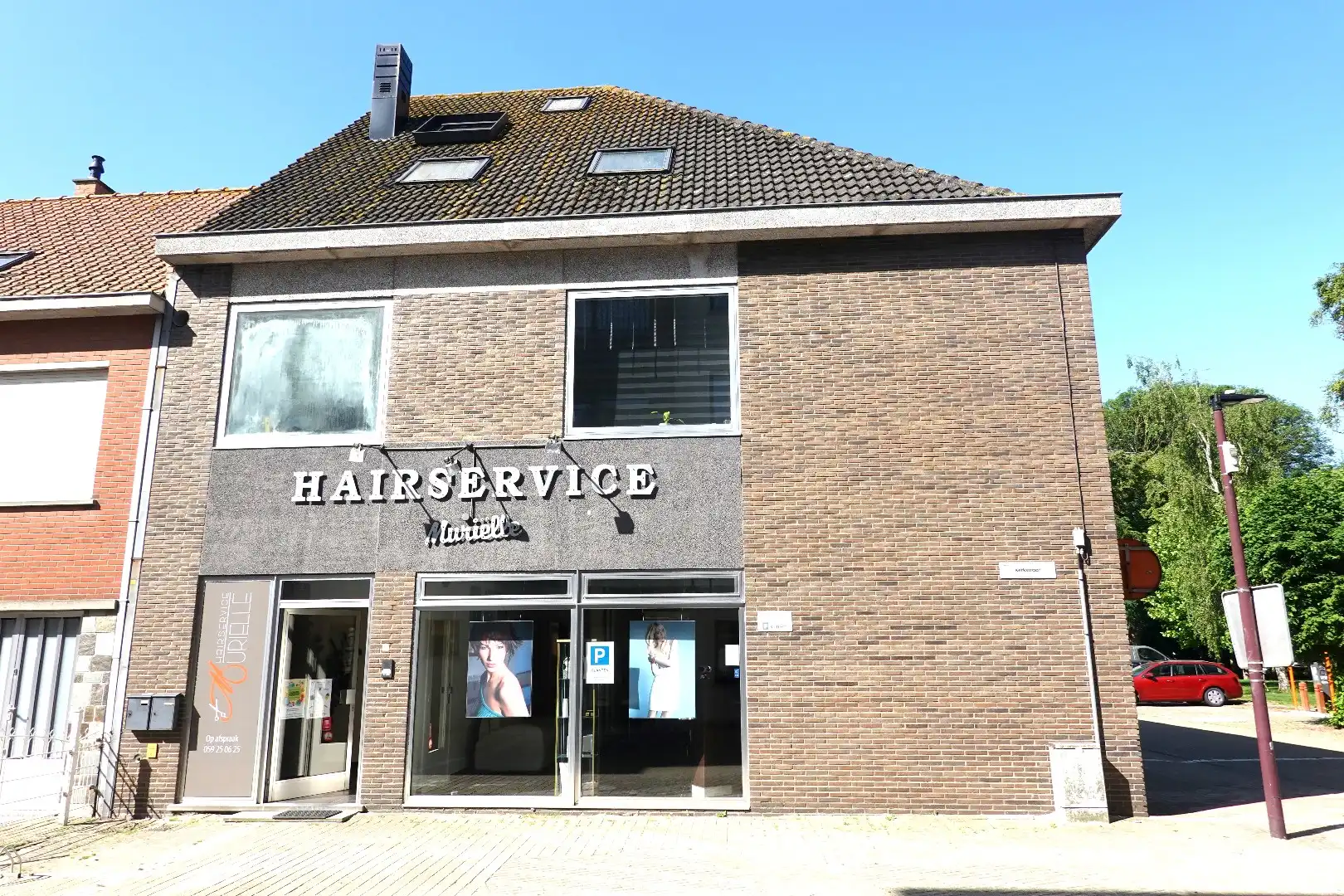 Overname gekende kapsalonzaak – Instapklaar handelspand te huur in het centrum van Oudenburg foto {{pictureIndex}}