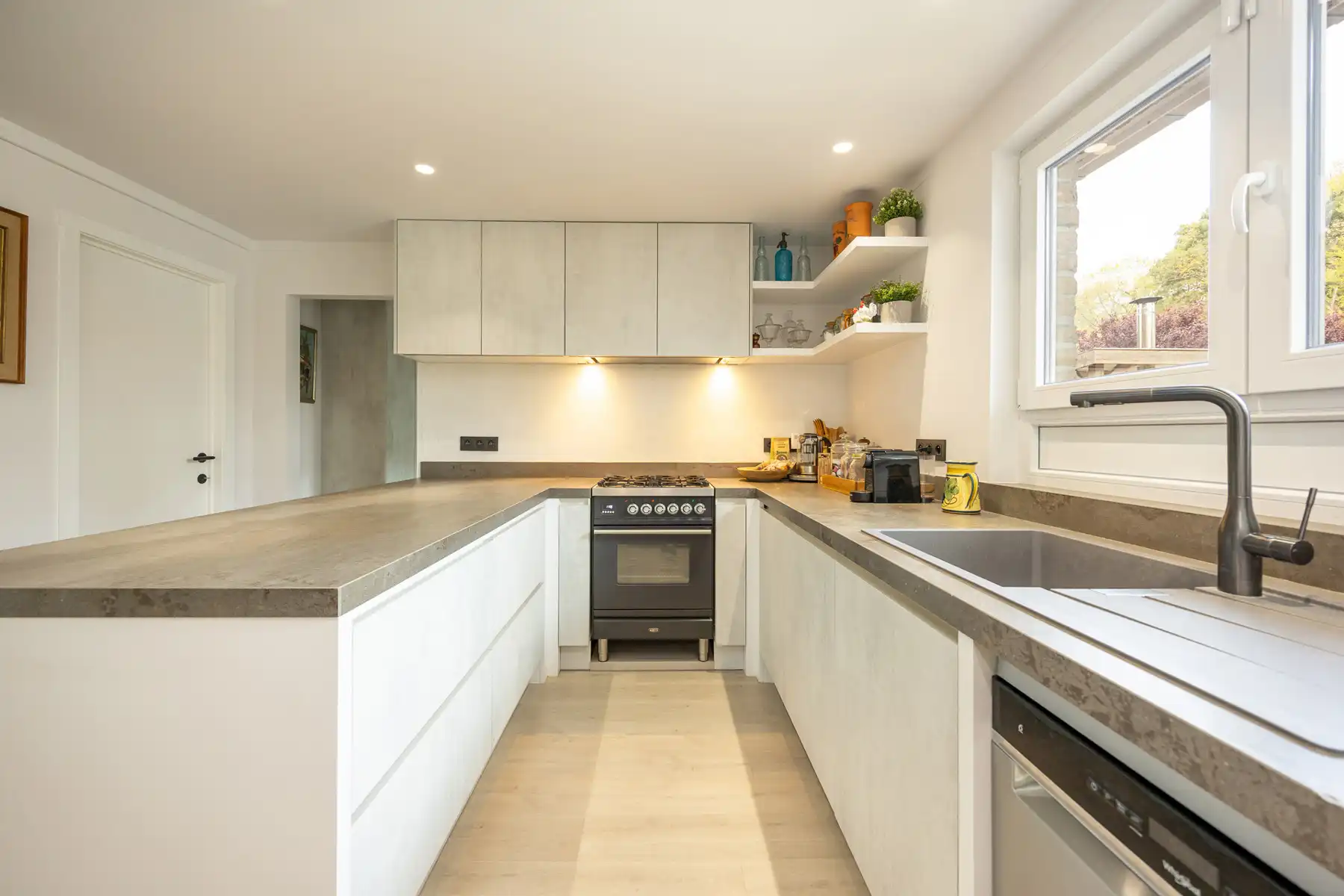 Instapklare woning gelegen in een doodlopende straat foto 5