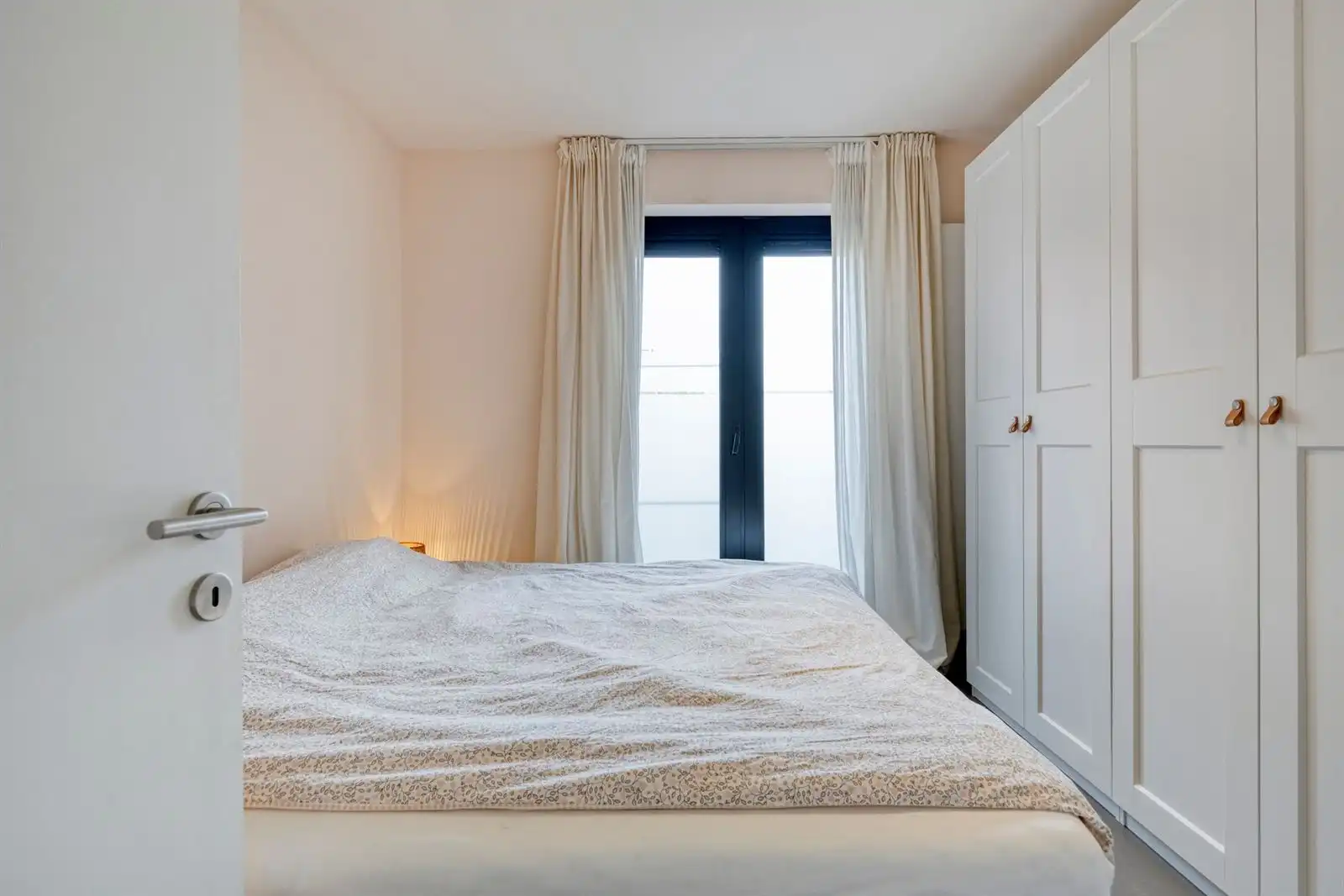 Rustig gelegen en instapklaar appartement met 1 slaapkamer, ruime tuin en private autostaanplaats. foto 10